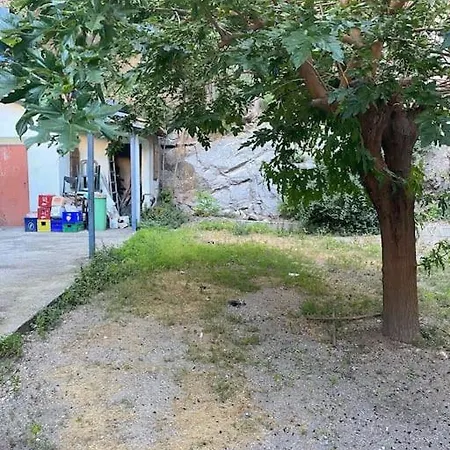 Appt 4 Pers Avec Jardin Ombrage En Centre De Apartment Sète